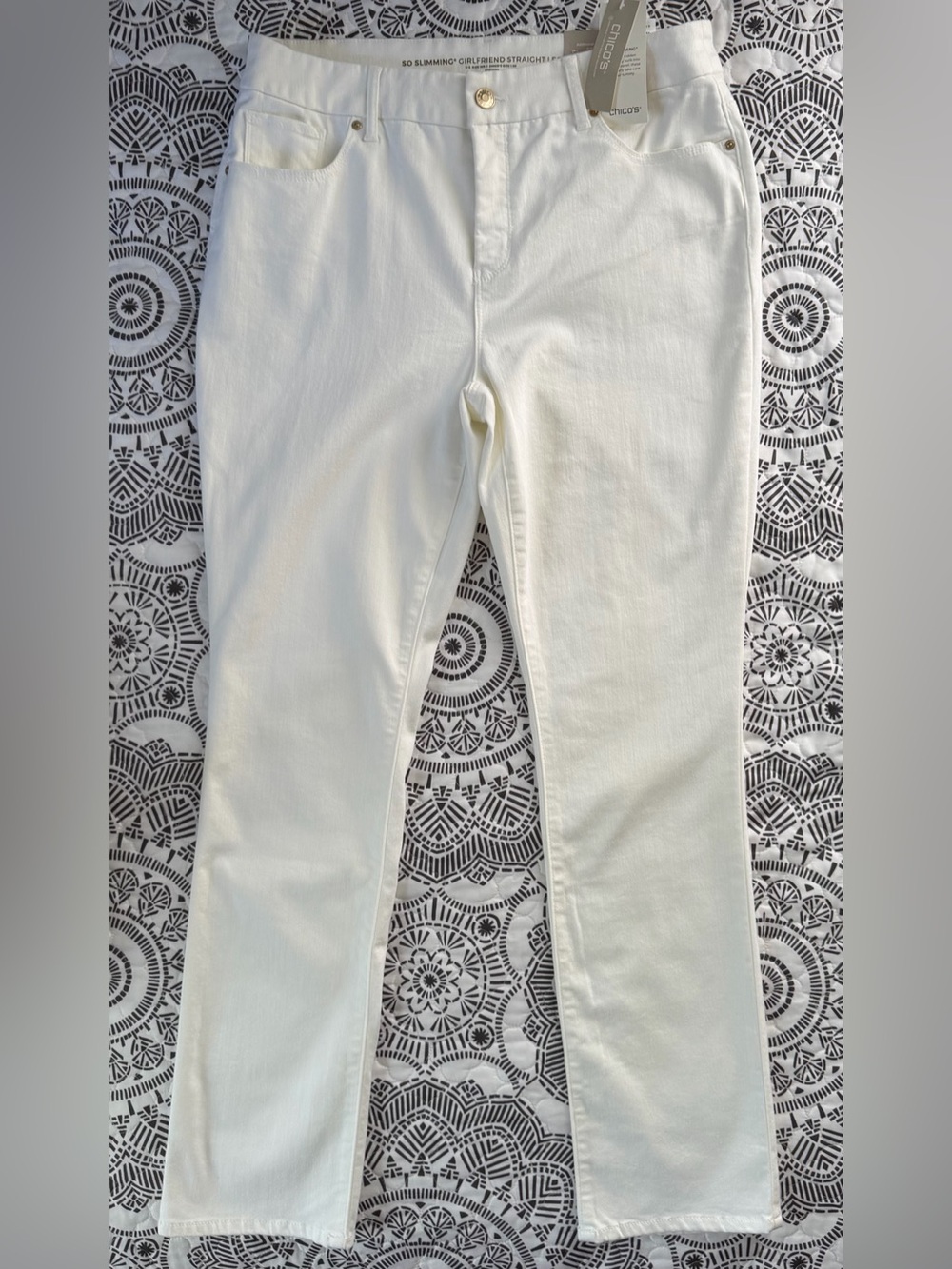 Chicos So Slimming Girlfriend Straight Leg Jeans White 10R 1.5R Alabaster NEW - Picture 13 of 16